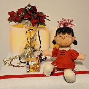 Vintage & rare collectible doll's Lucy from Charlie Brown's family, by Mcdonald